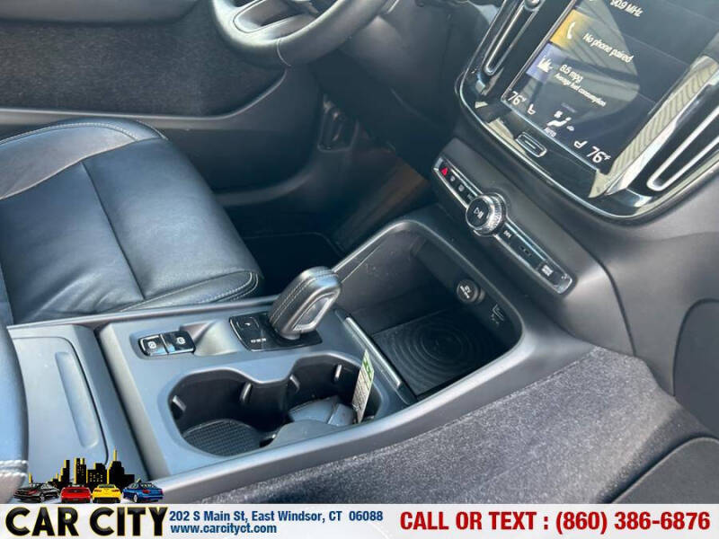 2019 Volvo XC40 T5 Momentum