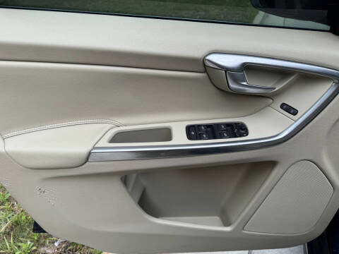 2015 Volvo XC60 T5 Drive-E Platinum