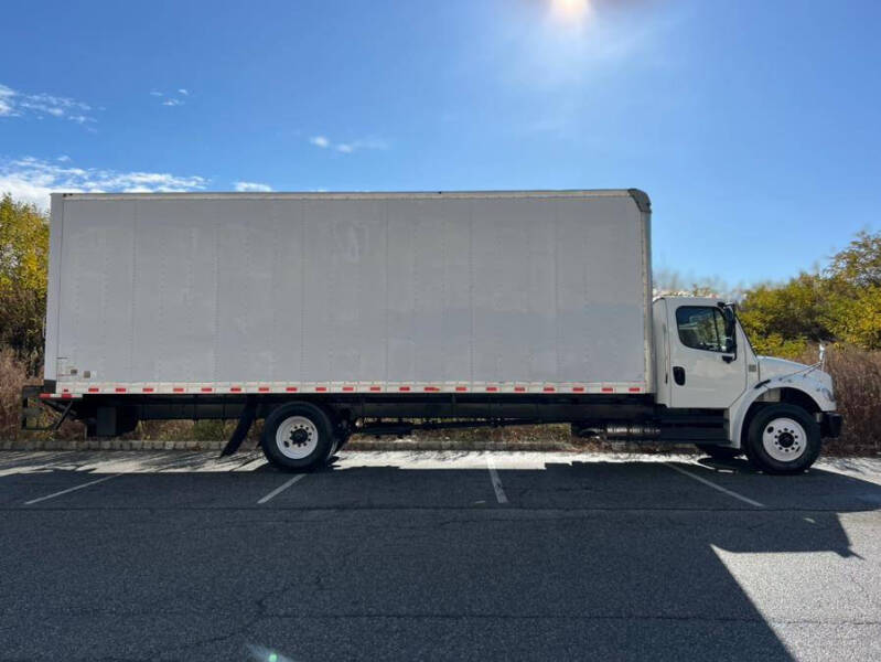 2018 Freightliner M2 106