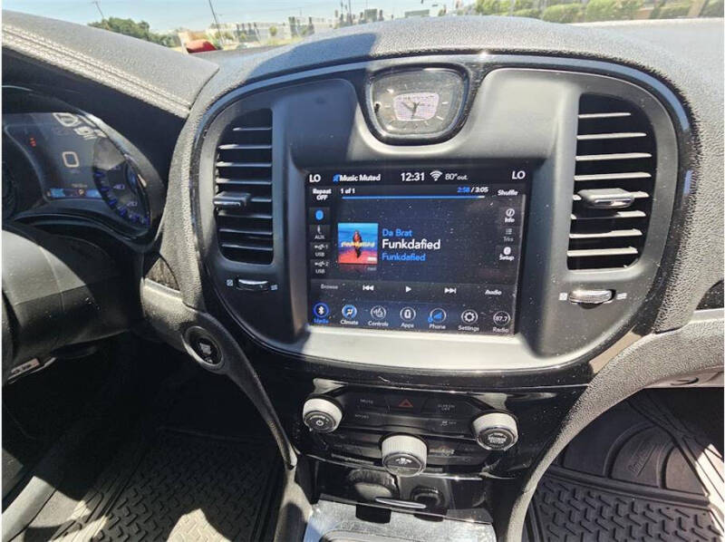 2019 Chrysler 300 S