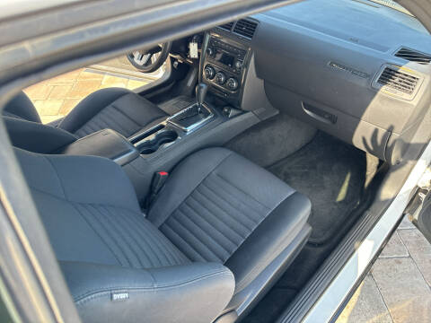 2014 Dodge Challenger SXT