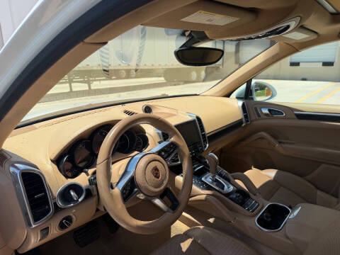 2017 Porsche Cayenne Platinum Edition