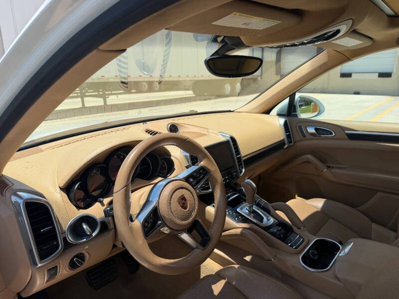 2017 Porsche Cayenne Platinum Edition