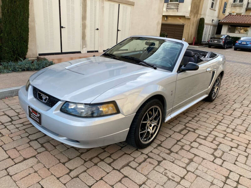 2003 Ford Mustang Deluxe