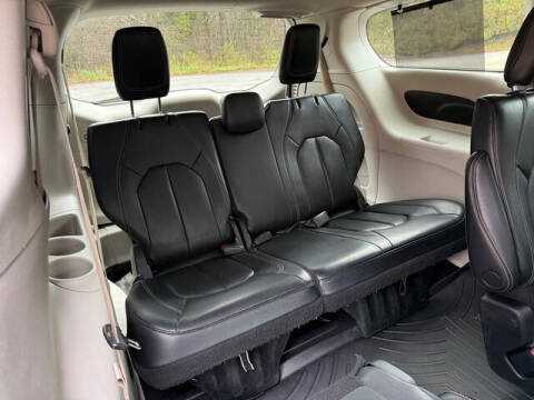 2022 Chrysler Pacifica Touring L