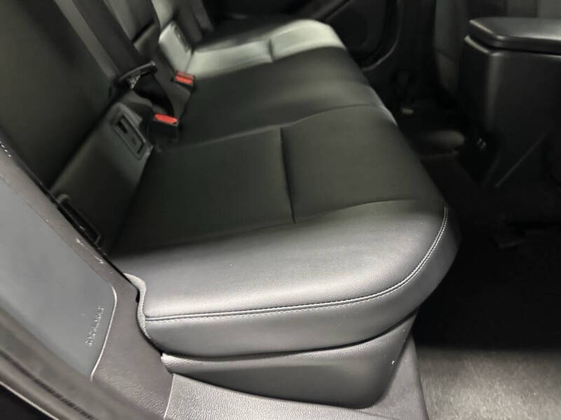 2025 Toyota Prius XLE