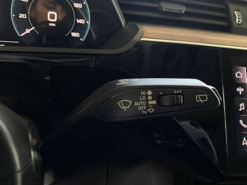 2019 Audi e-tron quattro Premium Plus