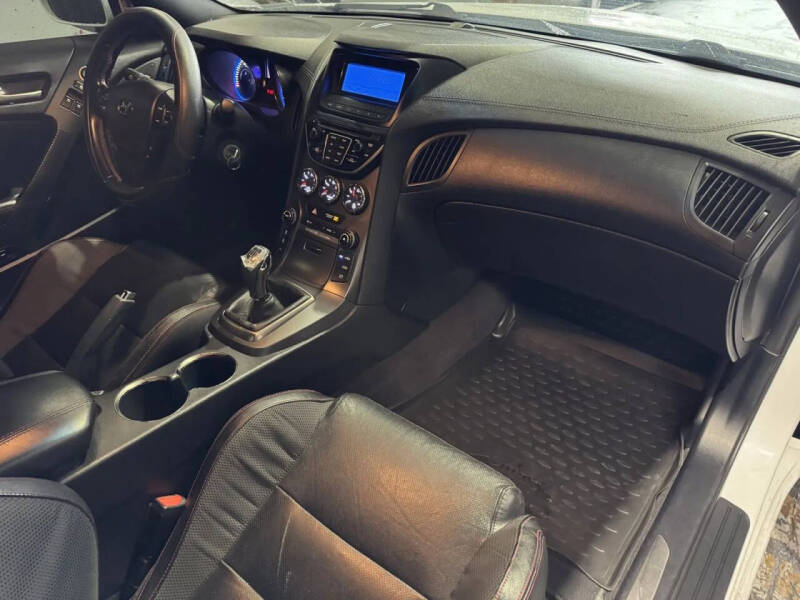 2014 Hyundai Genesis Coupe 3.8 R-Spec