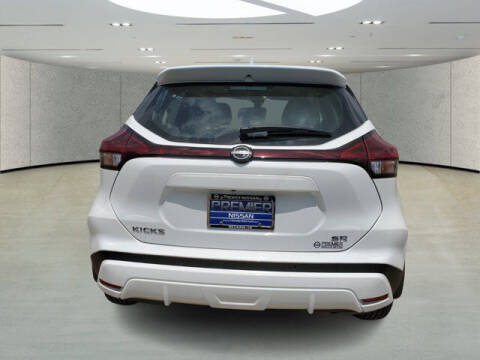 2023 Nissan Kicks SR