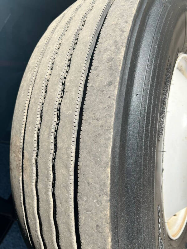 2012 Freightliner M2 106