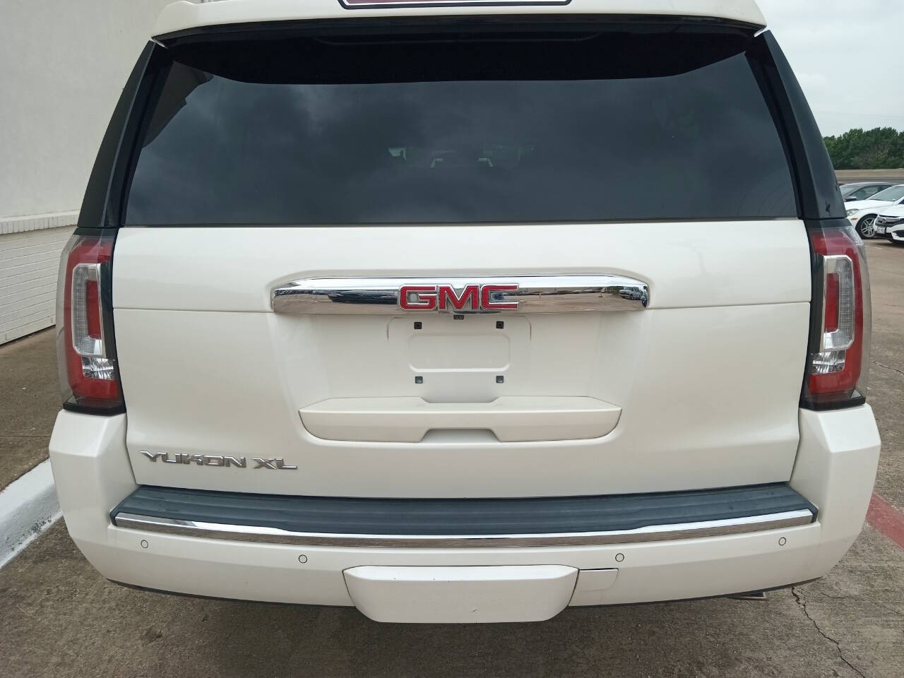 2015 GMC Yukon XL for sale at Auto Haus Imports in Grand Prairie, TX