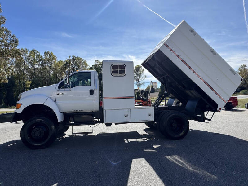 2005 Ford F-750 Super Duty