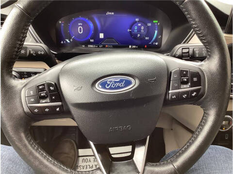 2020 Ford Escape Hybrid Titanium