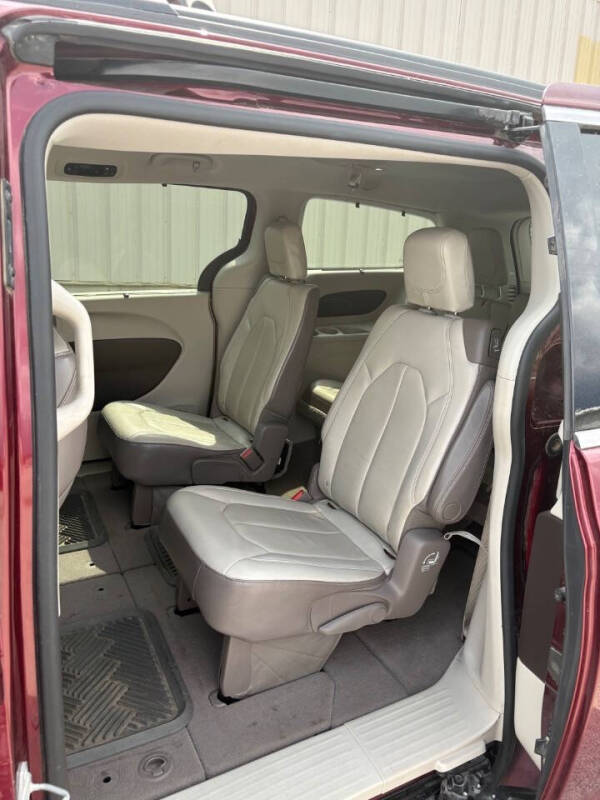 2017 Chrysler Pacifica Touring-L