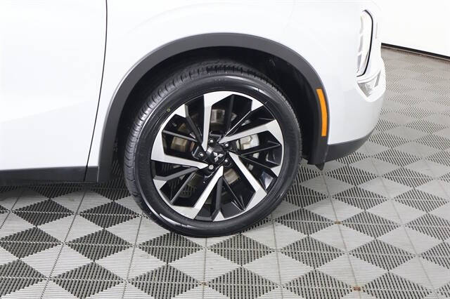 2023 Mitsubishi Outlander SE