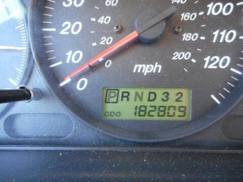 2003 Mazda MPV