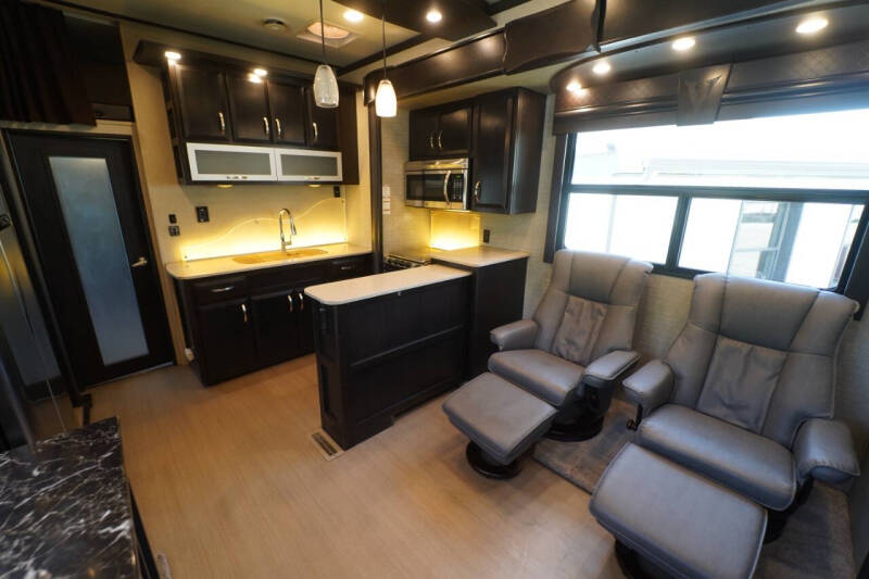 2016 Dutchmen Voltage 3970