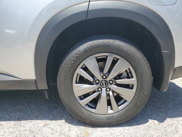 2024 Nissan Pathfinder SV