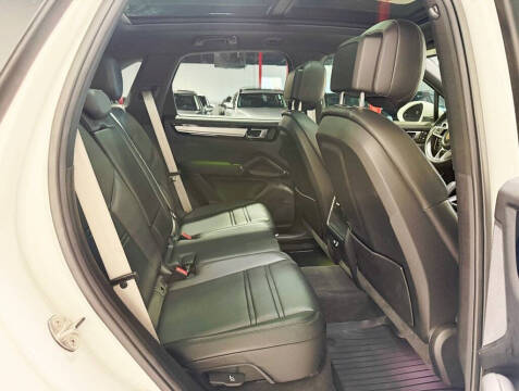 2022 Porsche Cayenne Platinum Edition