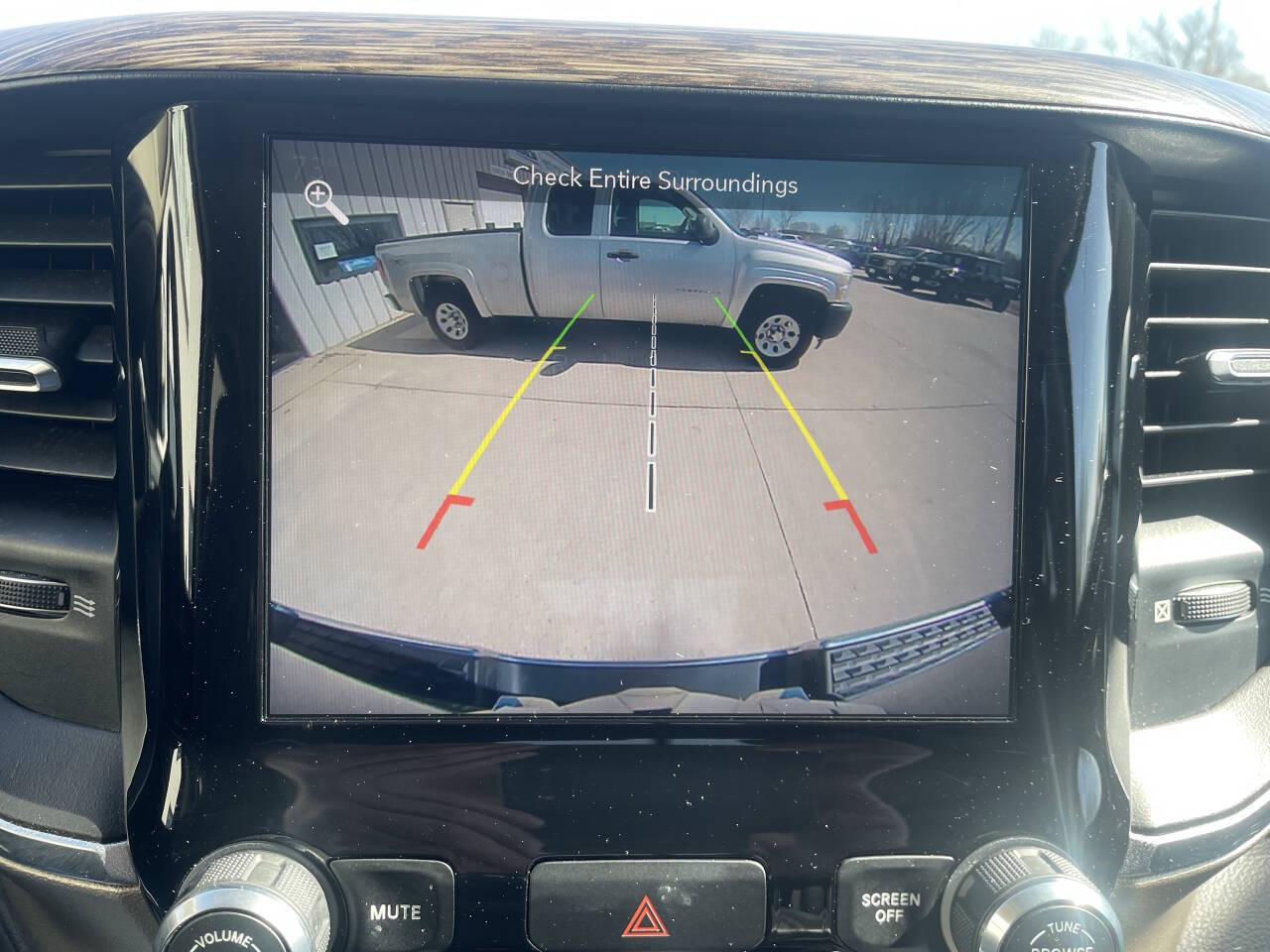 2019 Ram 1500 Laramie photo 16
