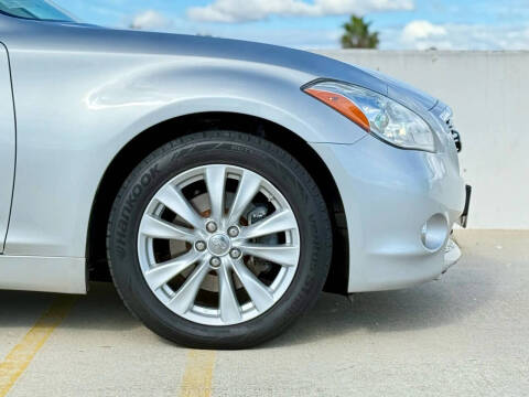 2011 Infiniti M37