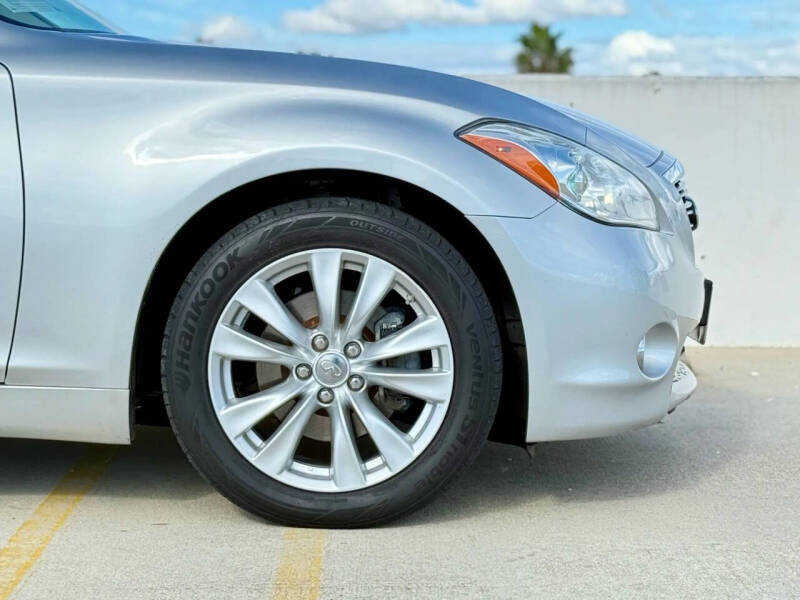 2011 Infiniti M37