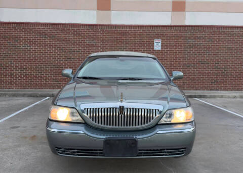 2005 Lincoln Town Car Signature