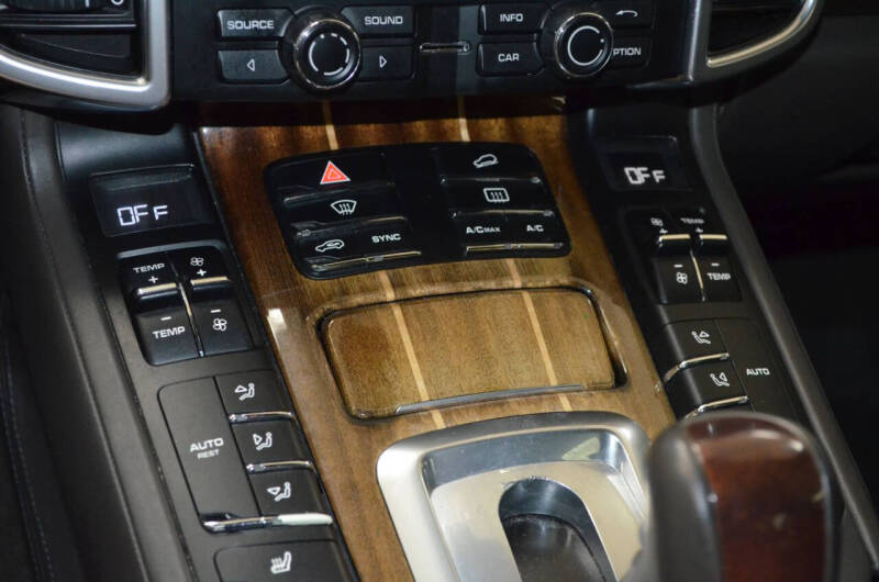 2016 Porsche Cayenne GTS