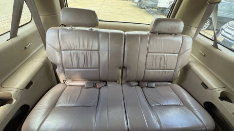 2004 Toyota Sequoia SR5