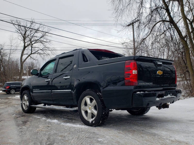 2013 Chevrolet Avalanche LTZ Black Diamond