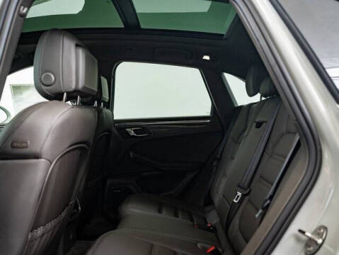 2025 Porsche Macan S