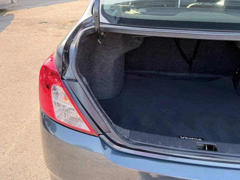 2015 Nissan Versa 1.6 S