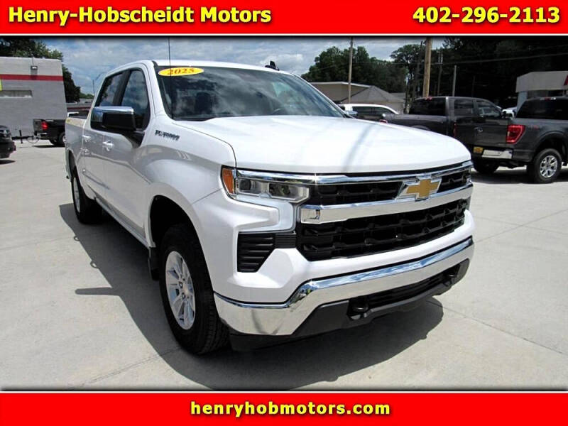 2025 Chevrolet Silverado 1500 LT's photo