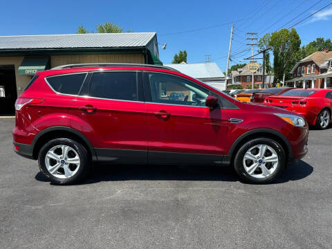 2014 Ford Escape for sale at FIVE POINTS AUTO CENTER in Lebanon PA