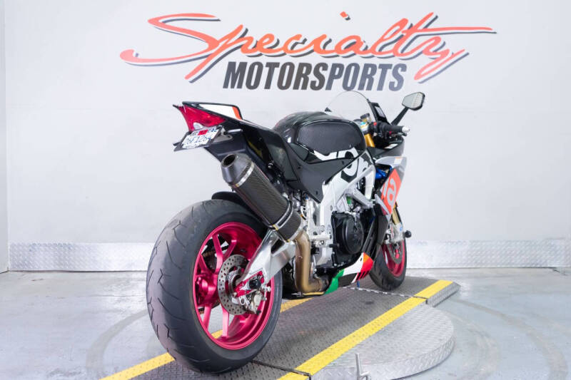 2016 Aprilia RSV4