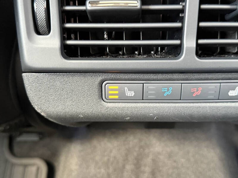 2025 Land Rover Range Rover Evoque P250 Dynamic SE