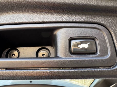 2019 Honda Pilot Touring w/Rear Captain's Chairs