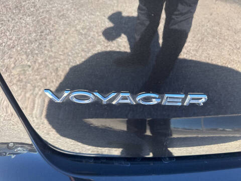 2024 Chrysler Voyager LX