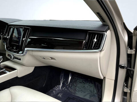 2018 Volvo S90 T5 Momentum