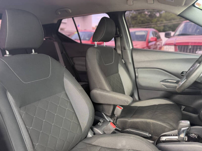 2020 Nissan Kicks S