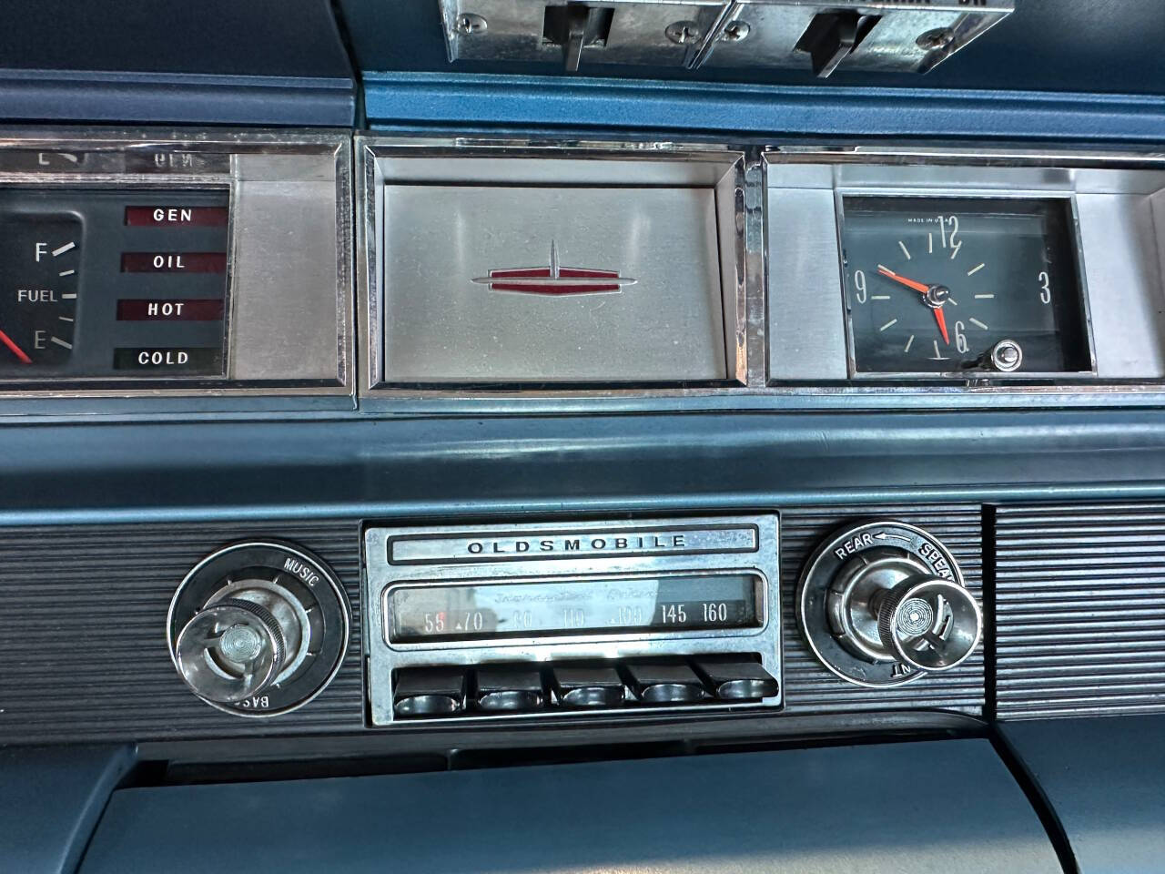 1963 Oldsmobile 98 28