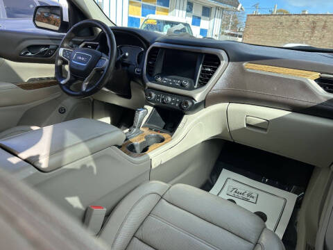 2017 GMC Acadia Denali