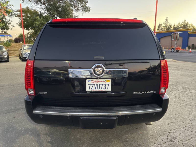 2010 Cadillac Escalade Premium
