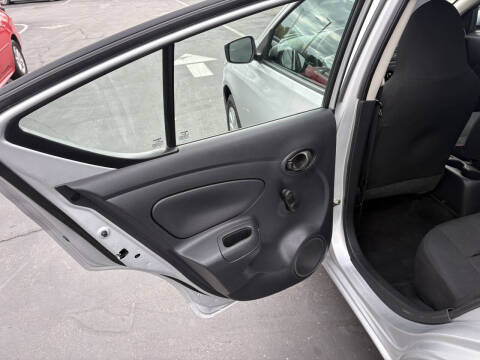 2017 Nissan Versa 1.6 S