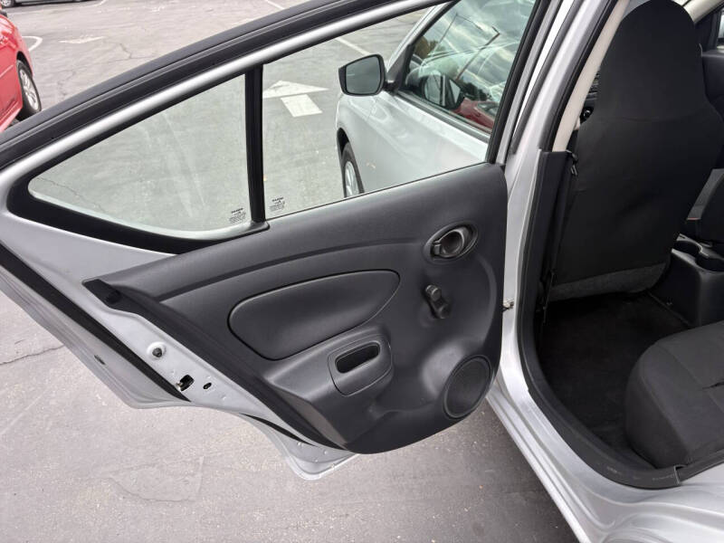 2017 Nissan Versa 1.6 S