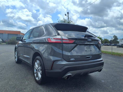 2022 Ford Edge Titanium