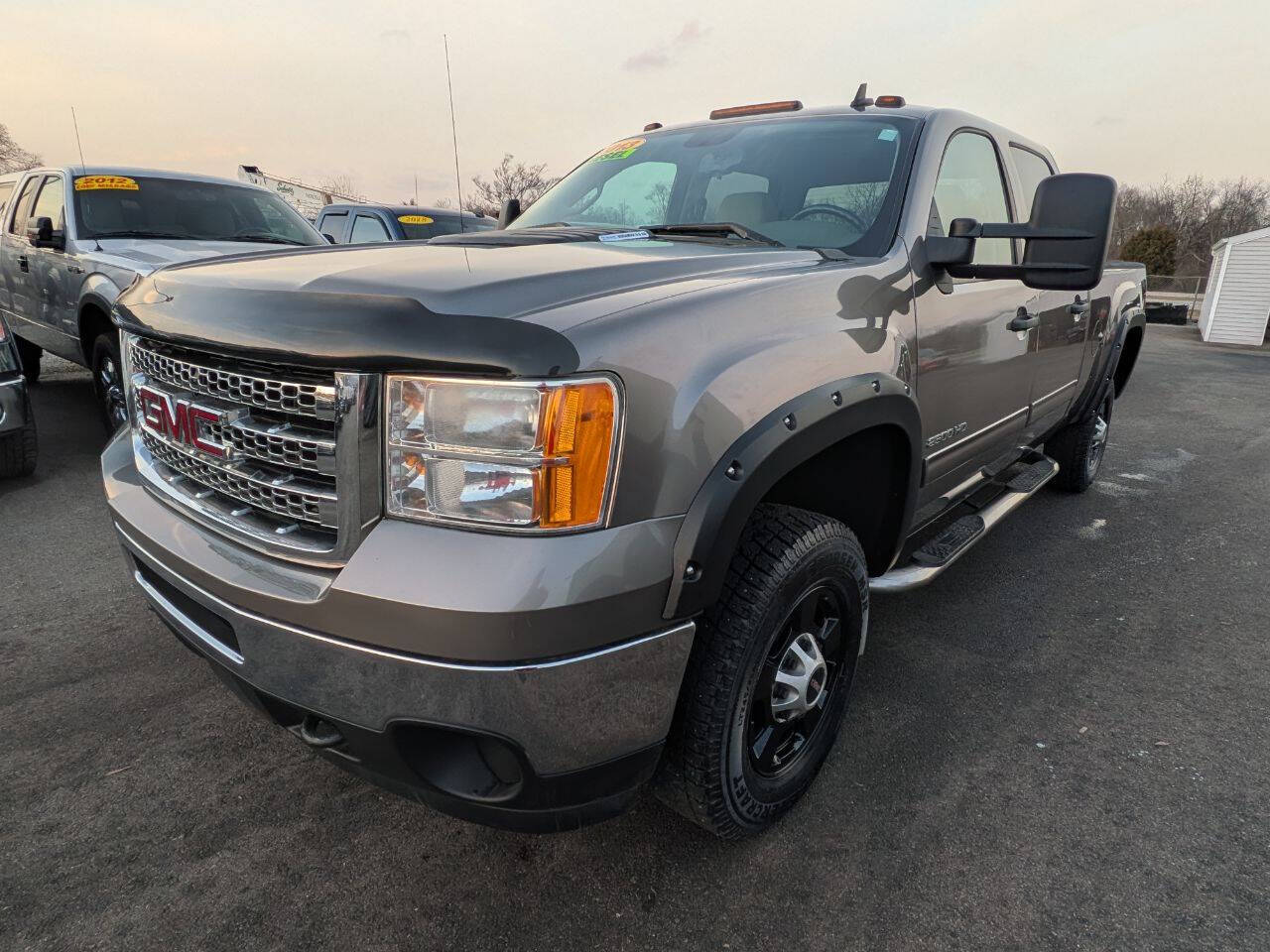 2013 GMC Sierra 2500HD SLE 4x4 4dr Crew Cab SB's photo