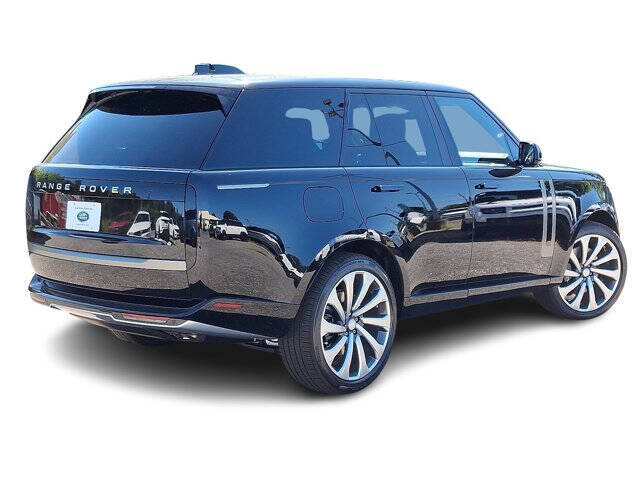 2025 Land Rover Range Rover P530 SE