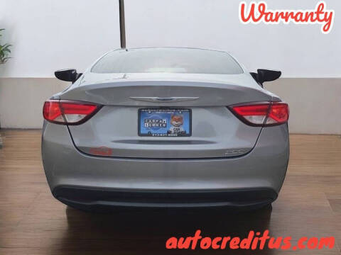 2017 Chrysler 200 LX