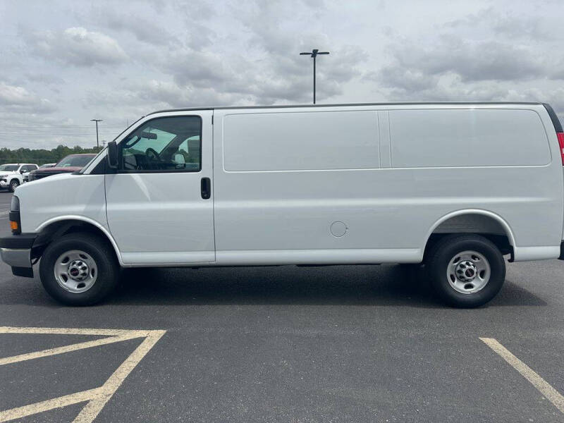 2026 GMC Savana 2500
